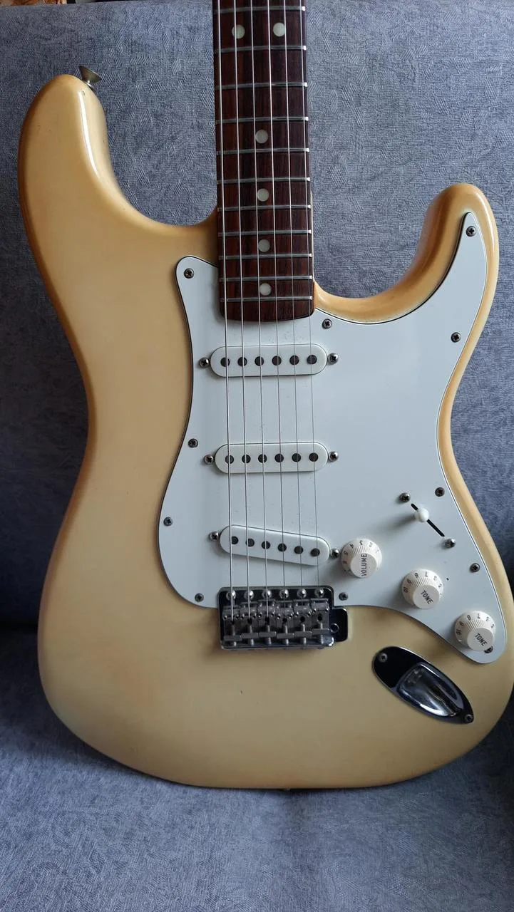 FENDER STRATOCASTER 1978