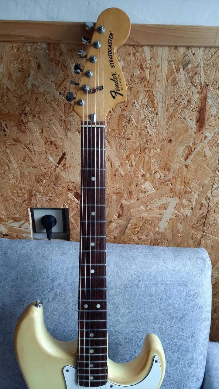 FENDER STRATOCASTER 1978