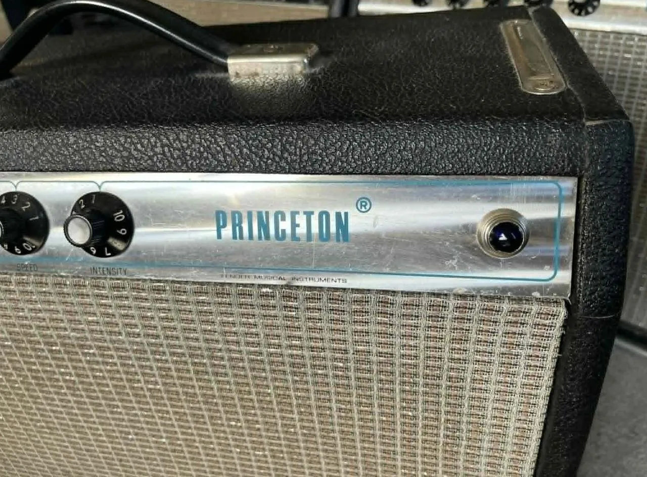 1973 Fender Princeton - rezervace