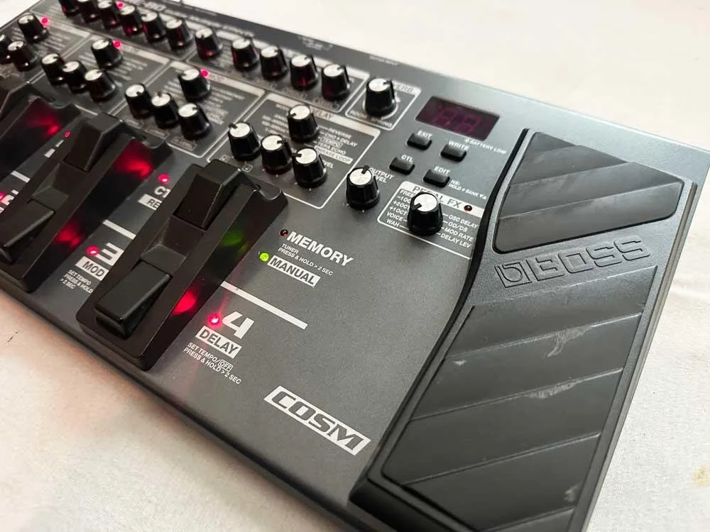 Boss ME-80 gitarový multiefekt/modeler