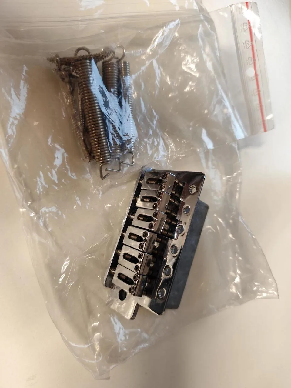 Vintage tremolo na strata