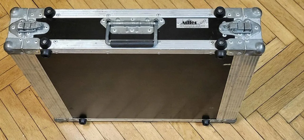 Prodám bytelný Rack 2U Adler cases