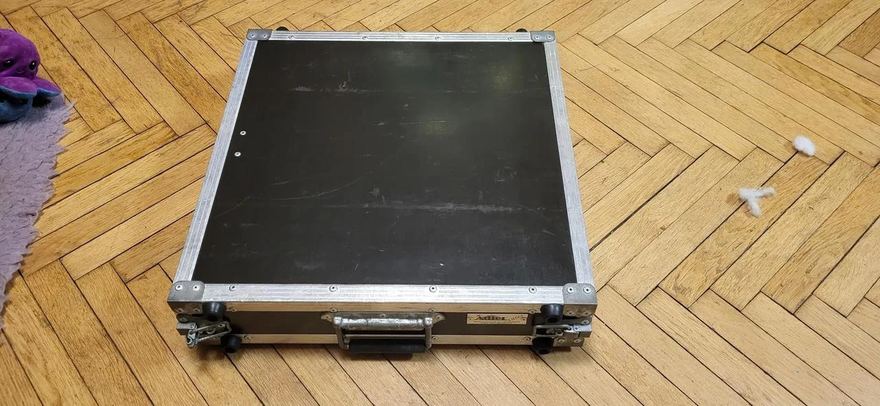 Prodám bytelný Rack 2U Adler cases