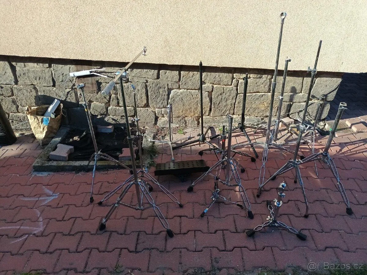 Hardware - bicí a zpěv