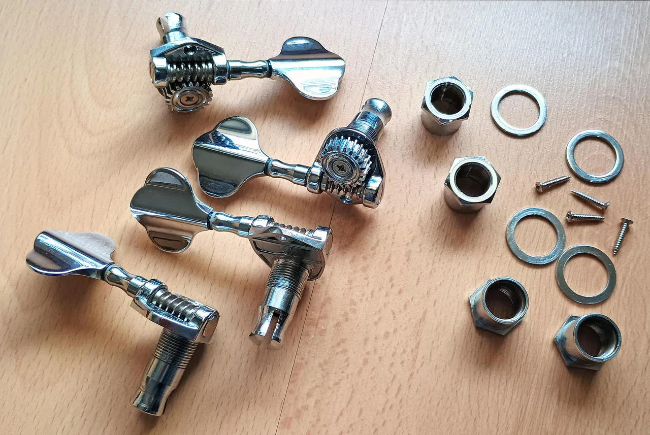 Ibanez ATK mechaniky
