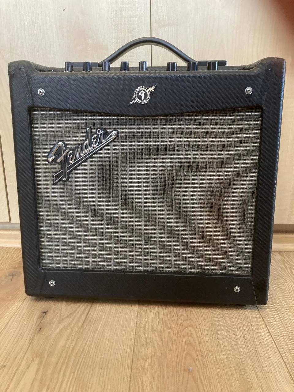 kytarové kombo Fender Mustang I