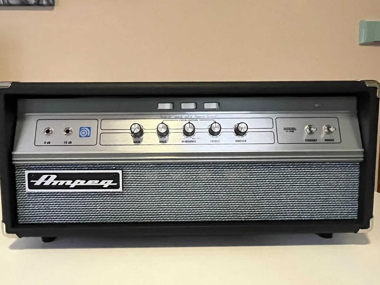 Ampeg V-4B