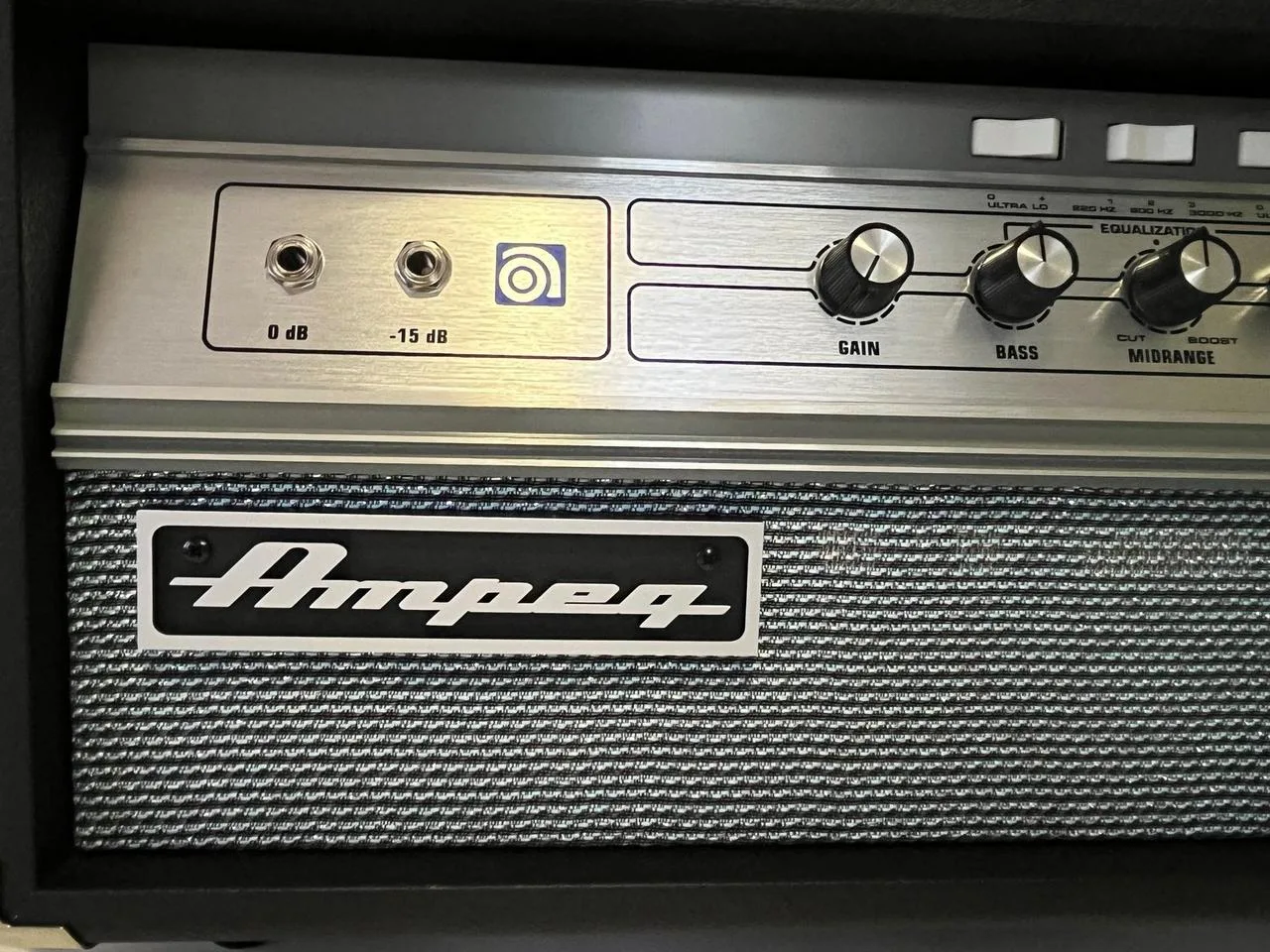 Ampeg V-4B