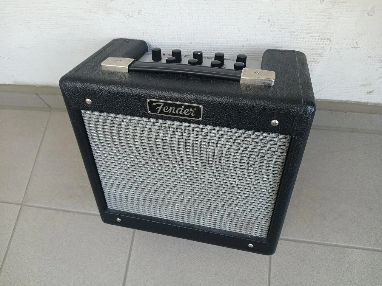predám kombo Fender G-Dec Junior