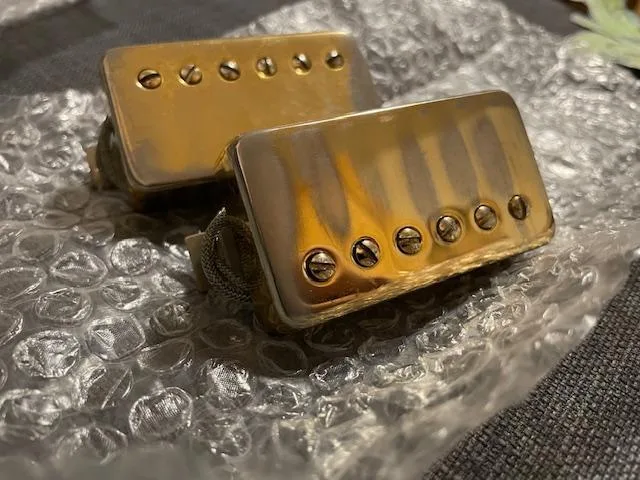 Gibson T-tops humbuckers 1975-77 gold cover pickups