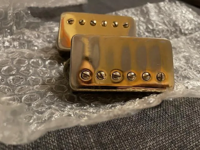 Gibson T-tops humbuckers 1975-77 gold cover pickups