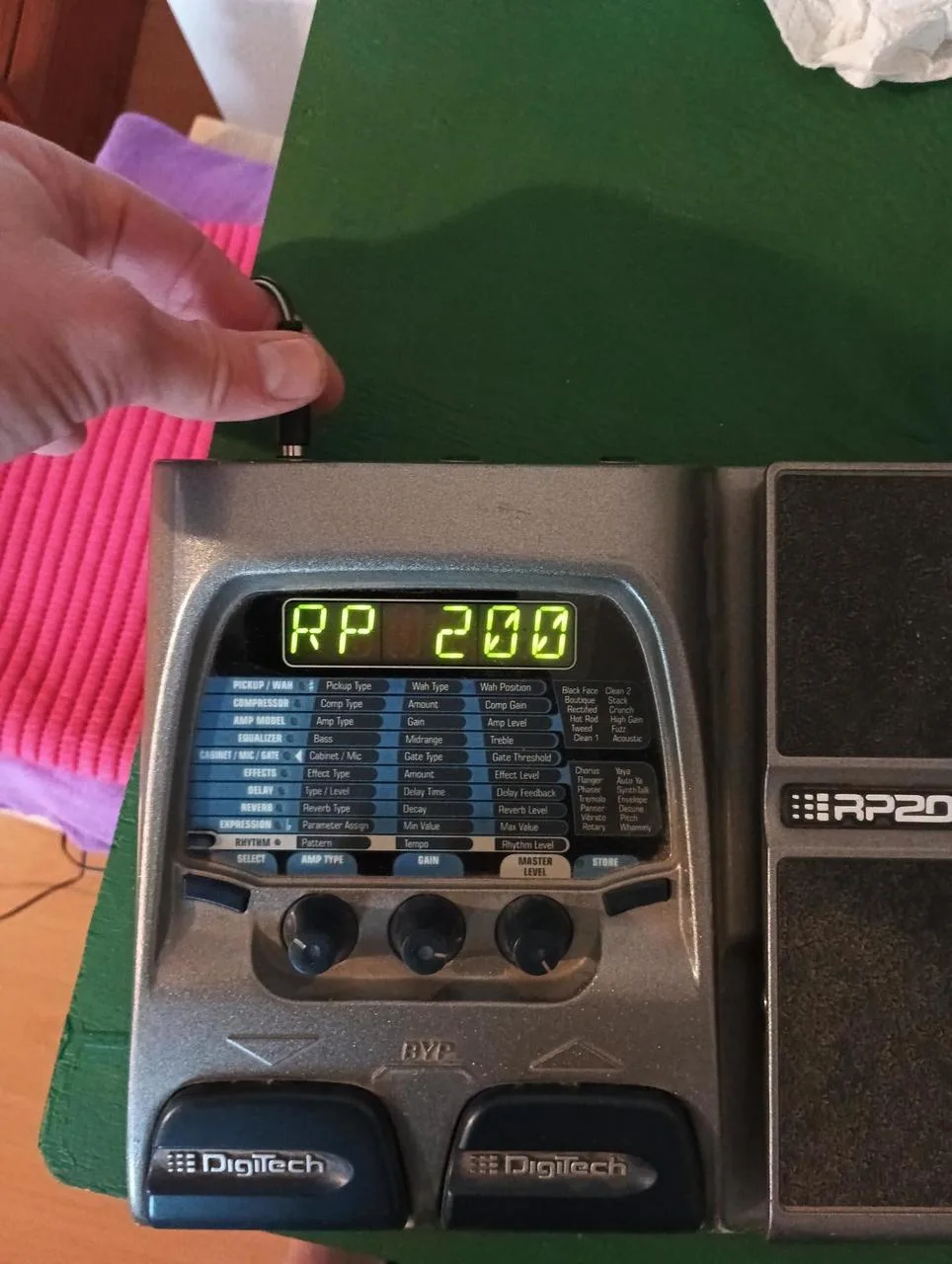 Multiefekt Digitech RP200 + Kustom DART10FX + bonus