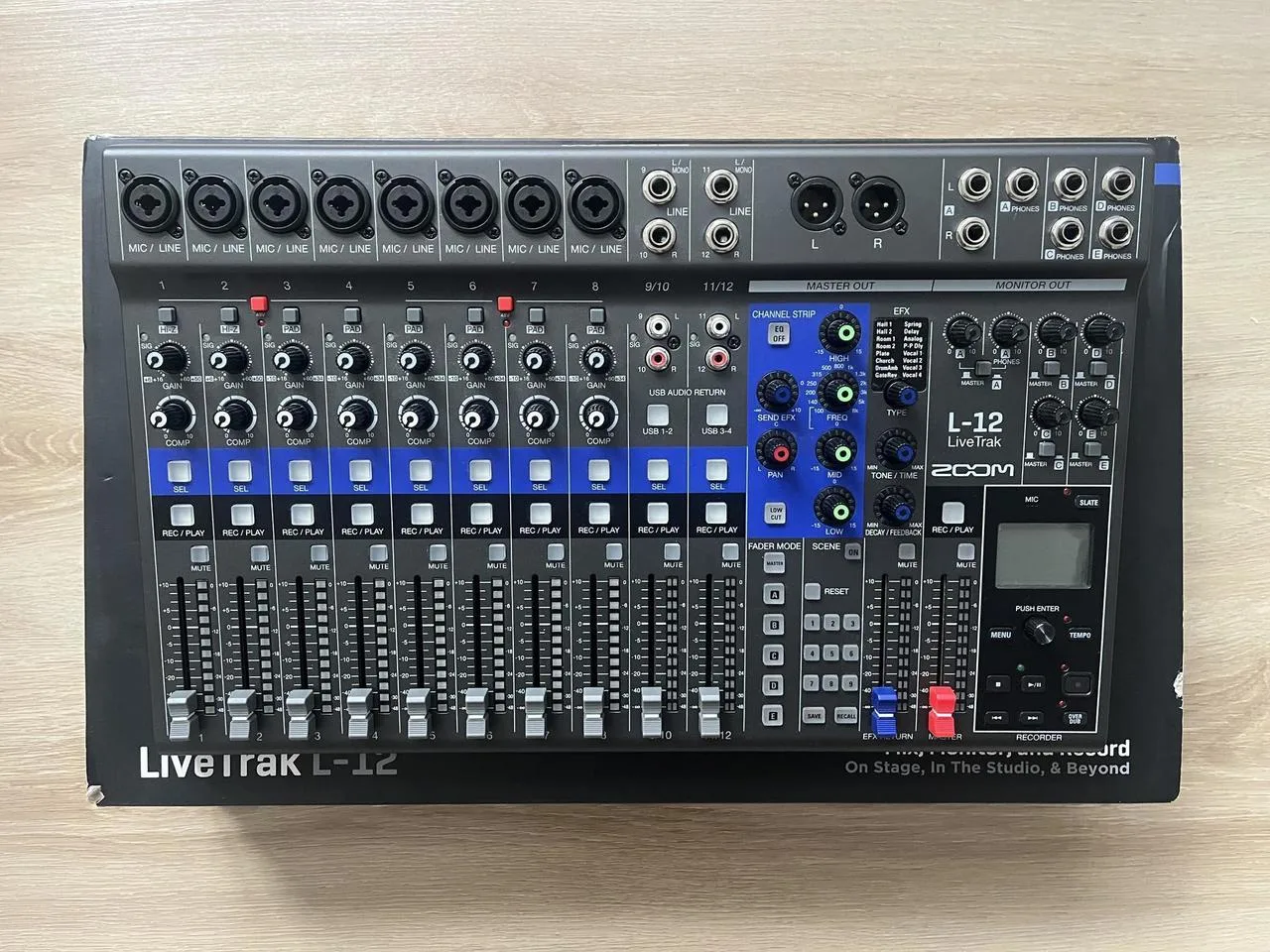 ZOOM LiveTrak L12