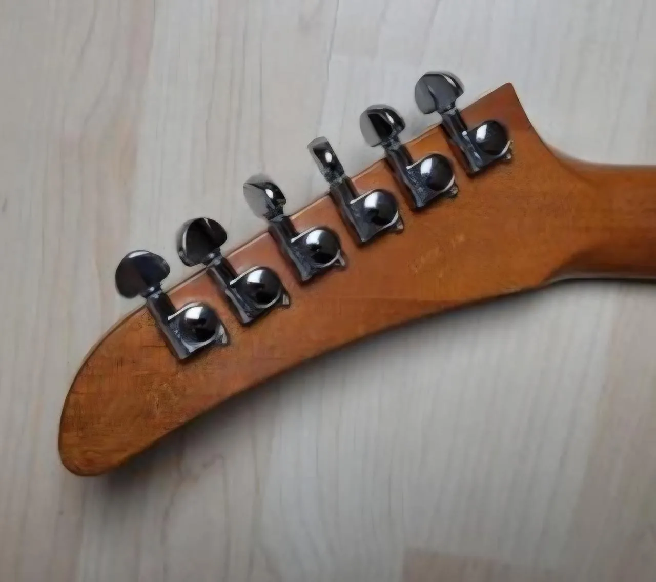 GIBSON Explorer, USA 2021.