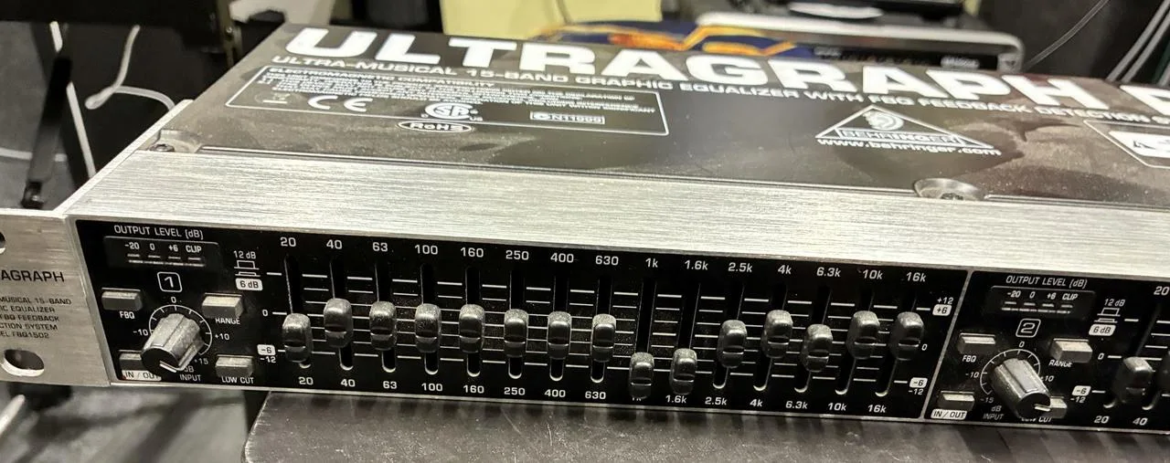EQUALISER_BEHRINGER_FBQ1502