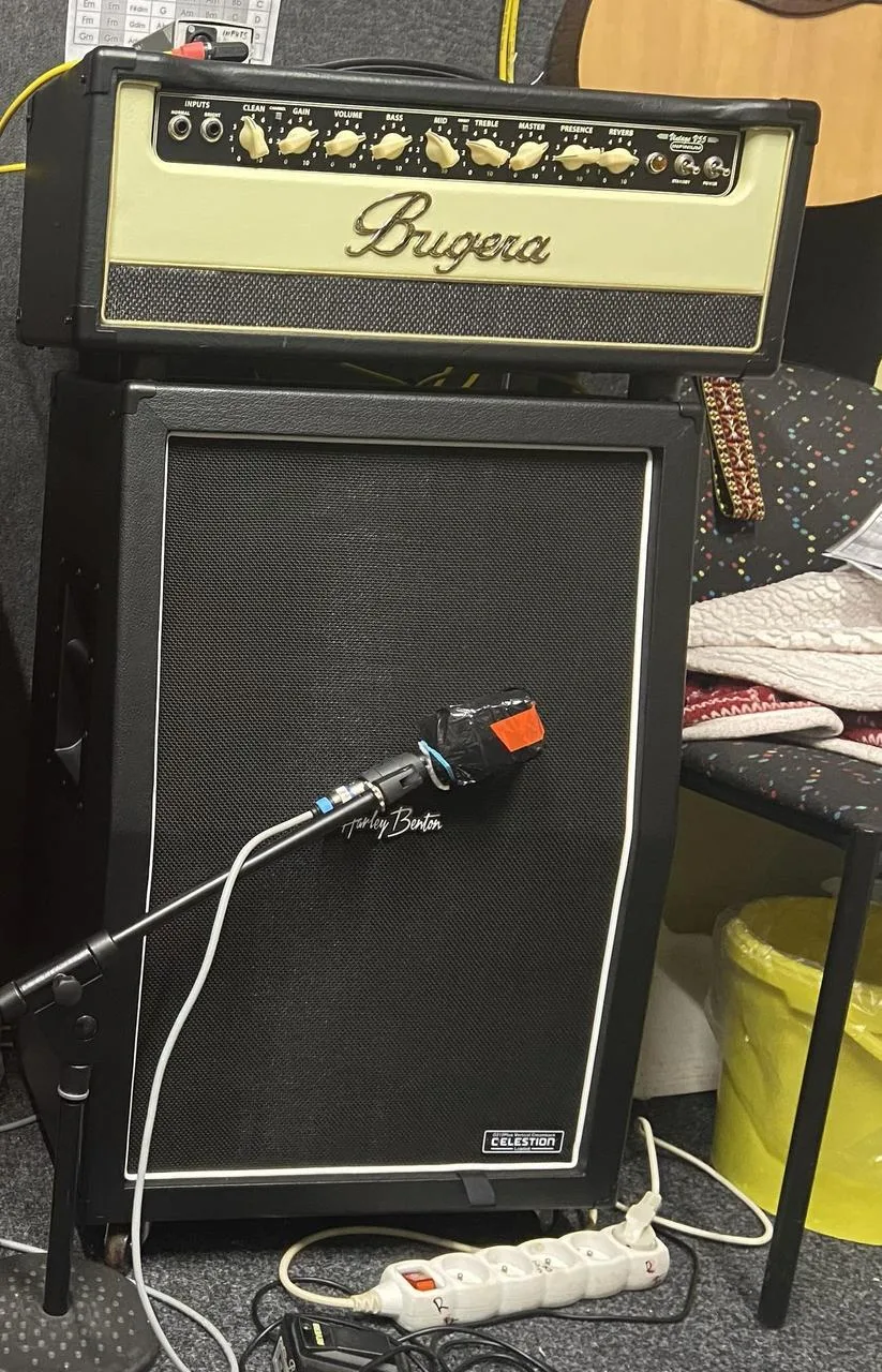 sestava BUGERA V55HD INFINIUM a box 2x12 Celestion CreamBack