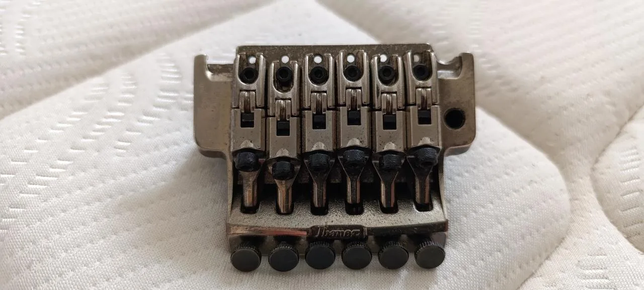 Tremolo Ibanez