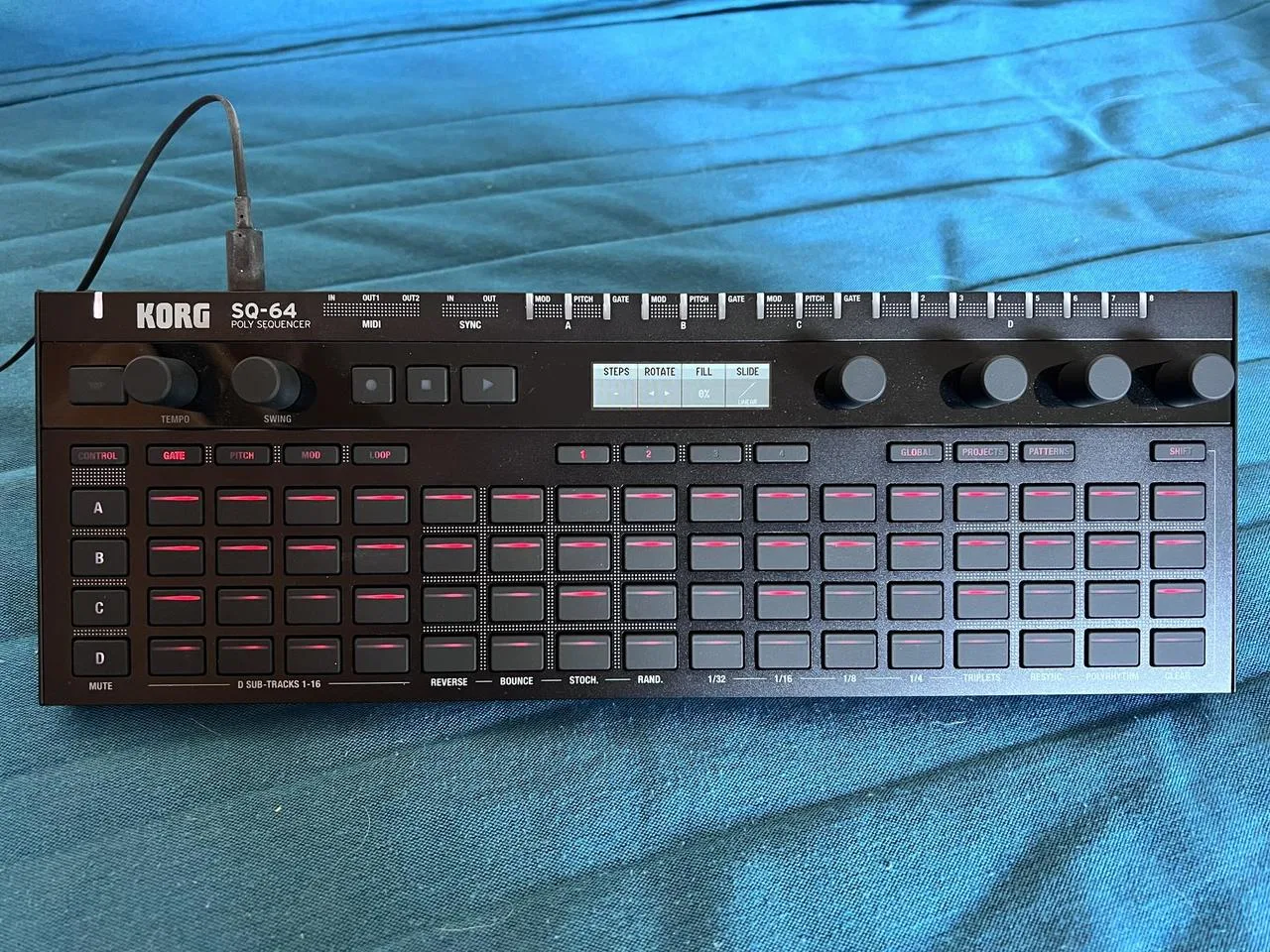 KORG SQ-64 - REZERVACE