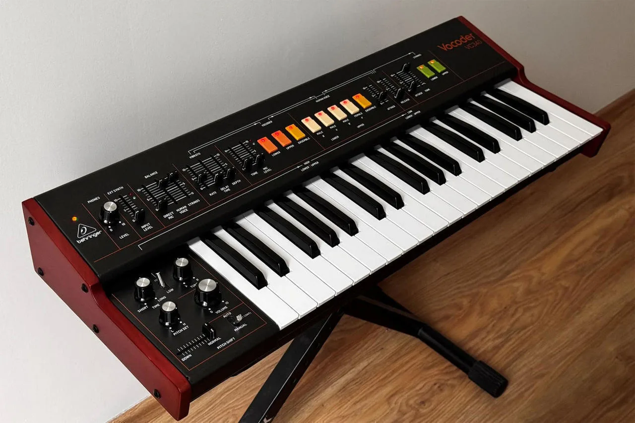 Behringer VC340 string machine / ensemble / vocoder