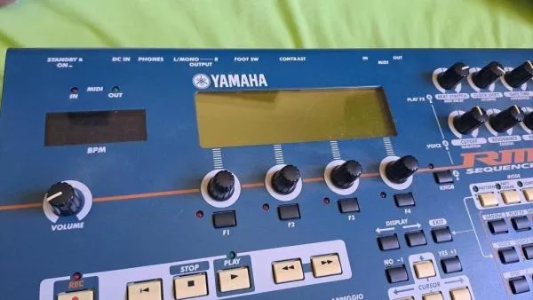 Yamaha RM1x