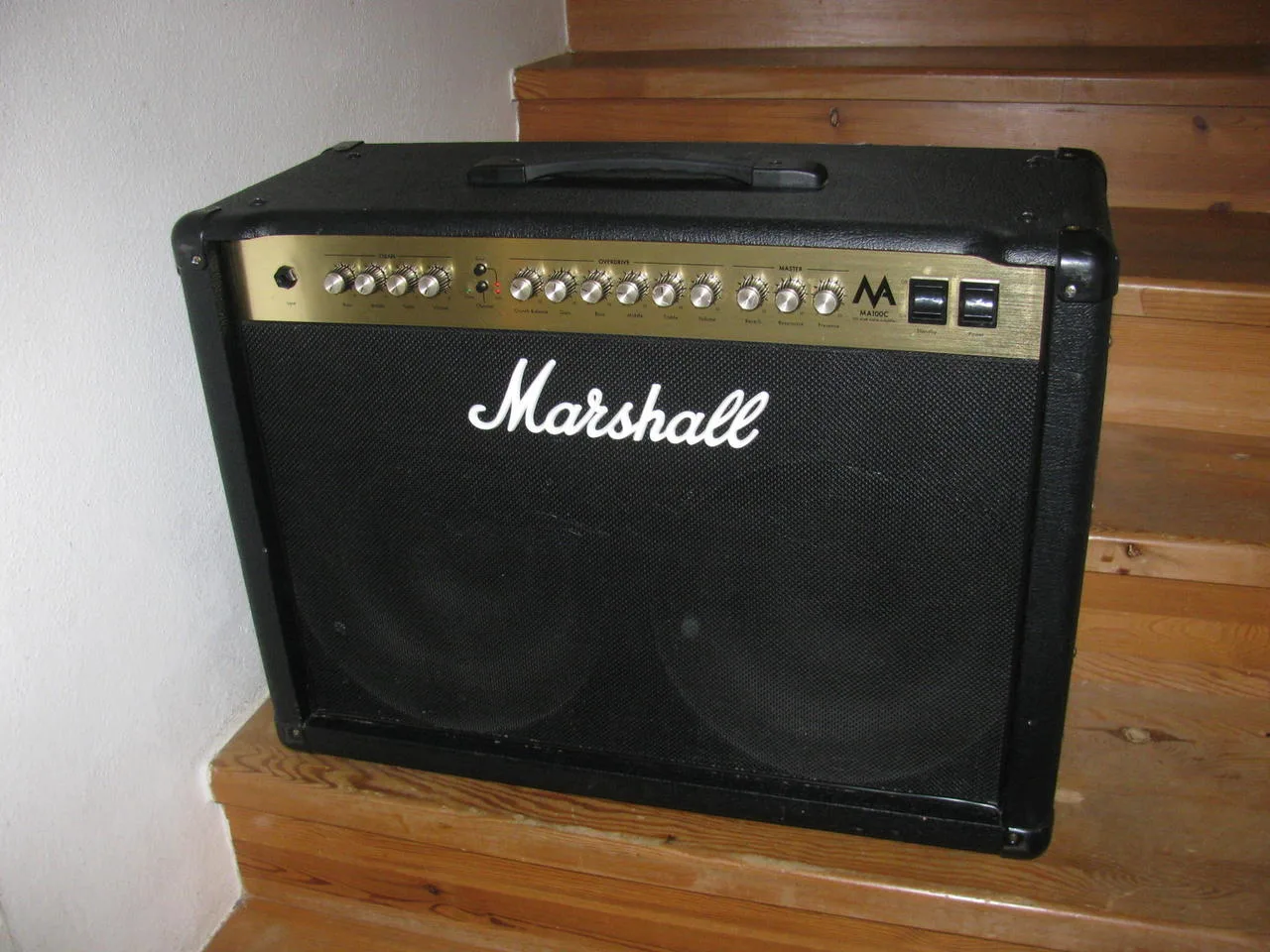 Kytarové kombo marshall  MA100C -100W celolampa
