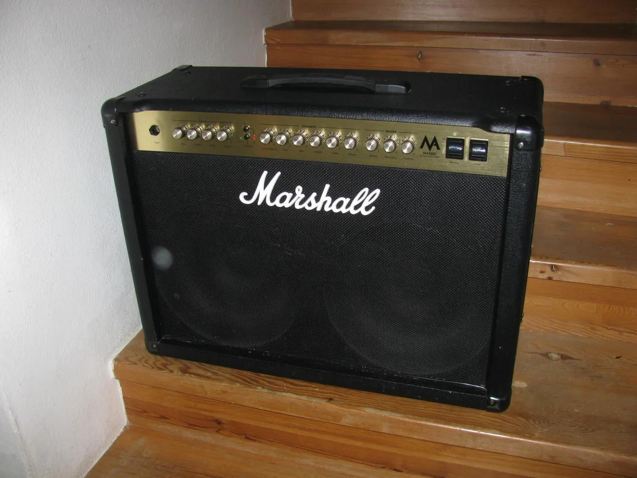 Kytarové kombo marshall  MA100C -100W celolampa