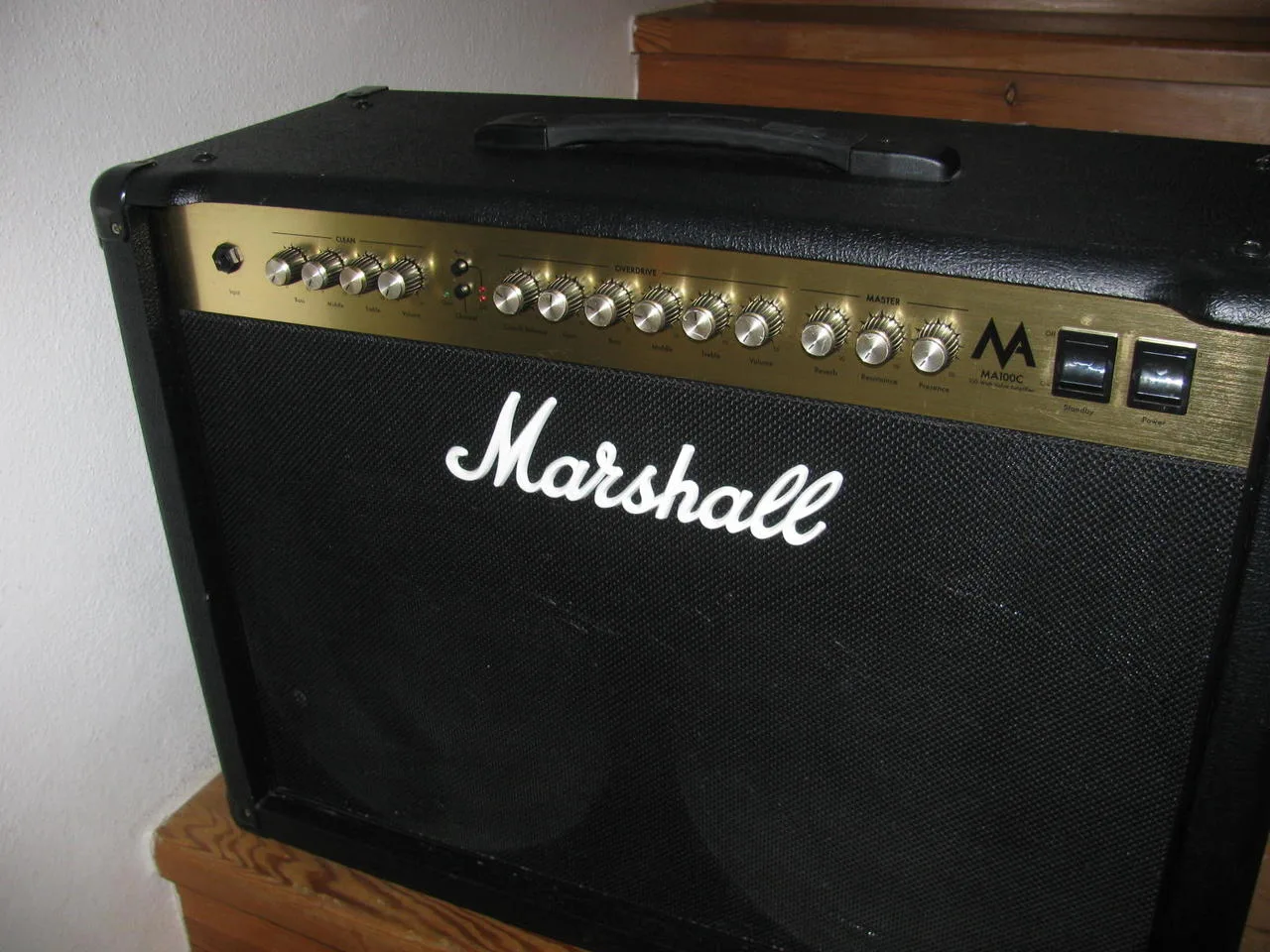 Kytarové kombo marshall  MA100C -100W celolampa
