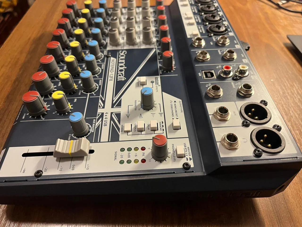 Soundcraft Notepad 12FX