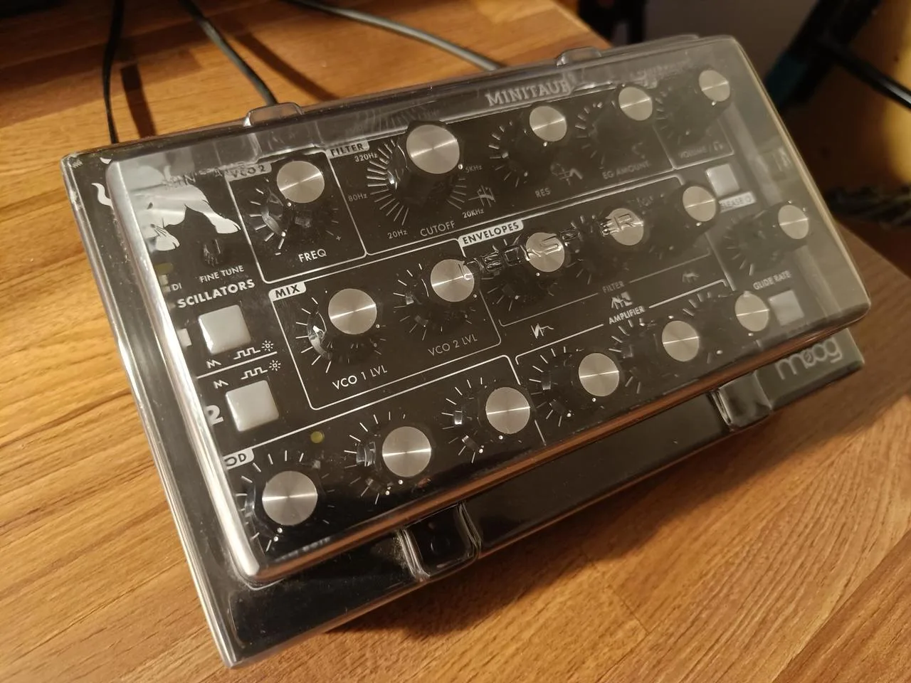 Moog Minitaur + decksaver