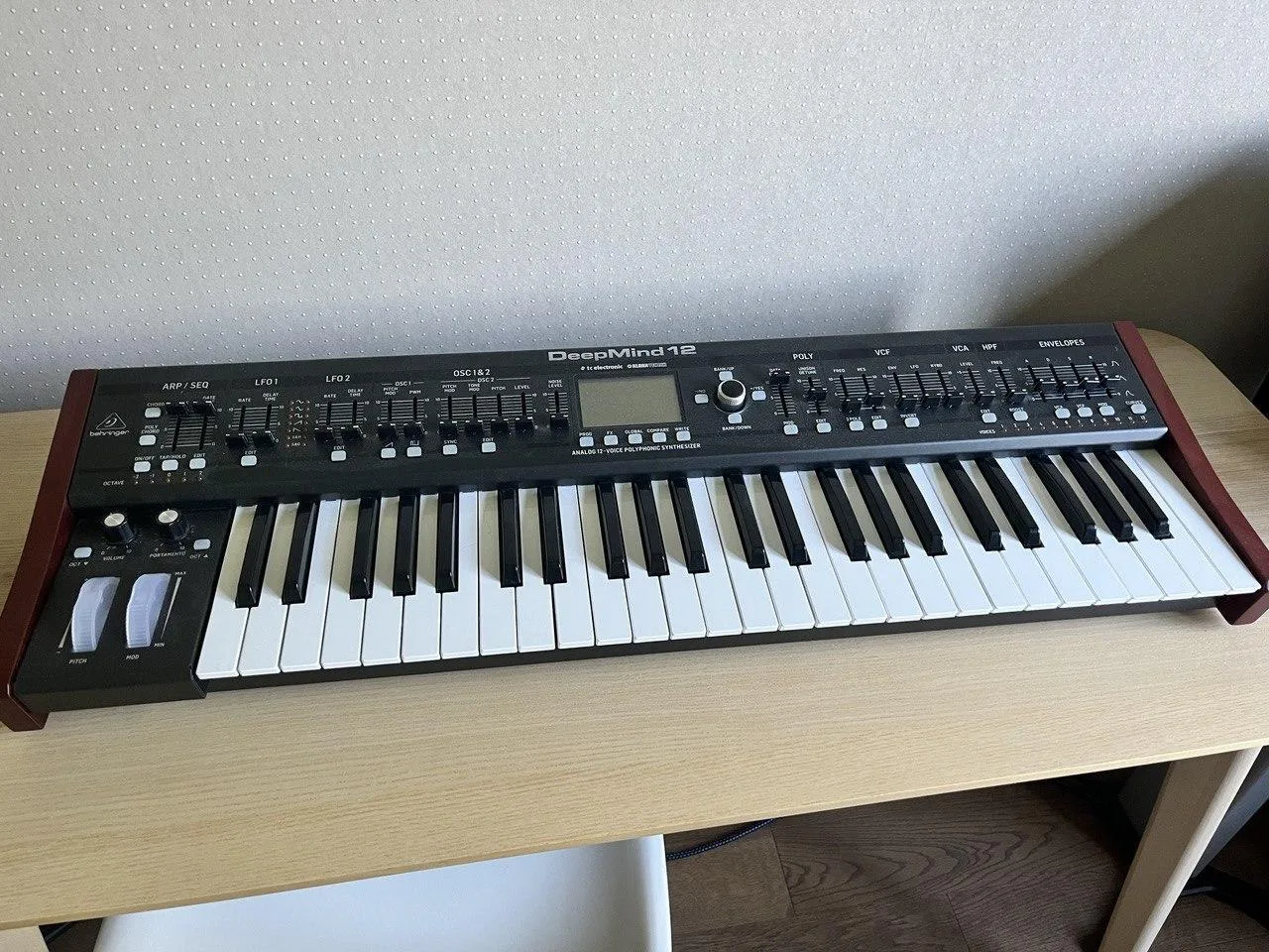 Behringer DeepMind 12