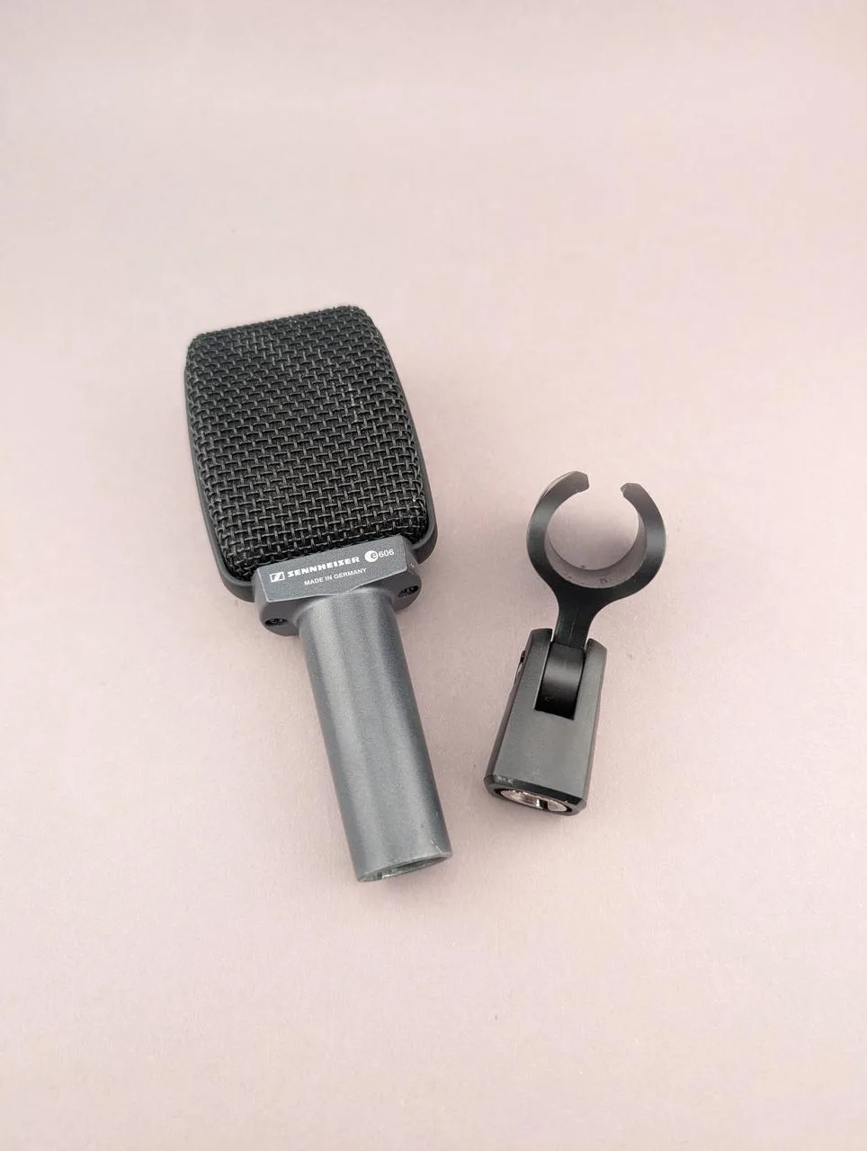 Sennheiser E606