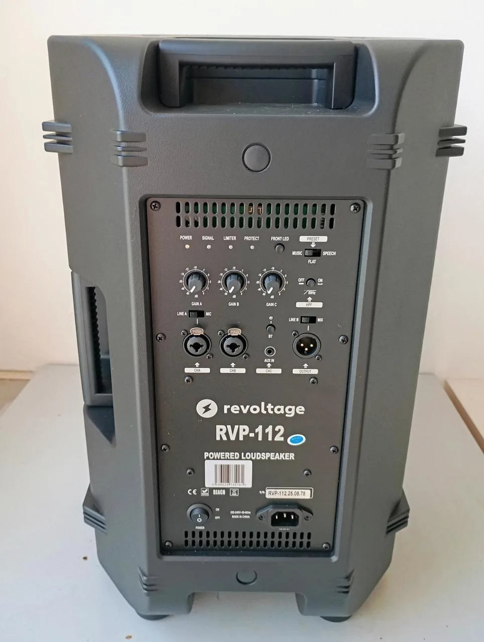 Prodám aktivní reprobox Revoltage RVP-112