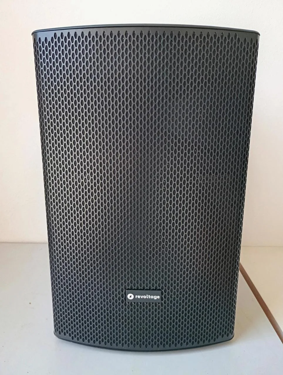 Prodám aktivní reprobox Revoltage RVP-112