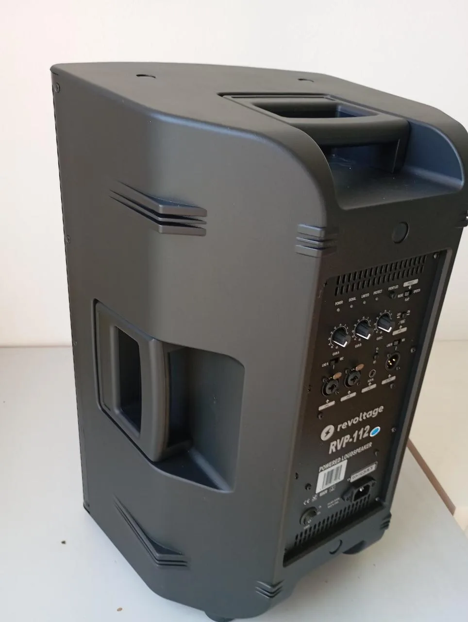 Prodám aktivní reprobox Revoltage RVP-112