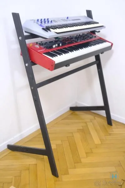 Stojan na klávesy