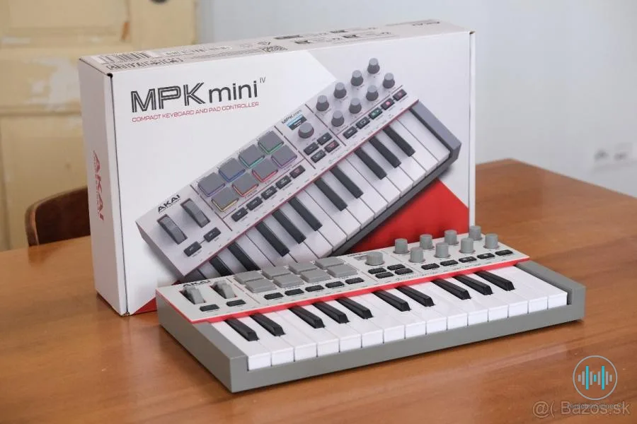 AKAI MPK mini IV
