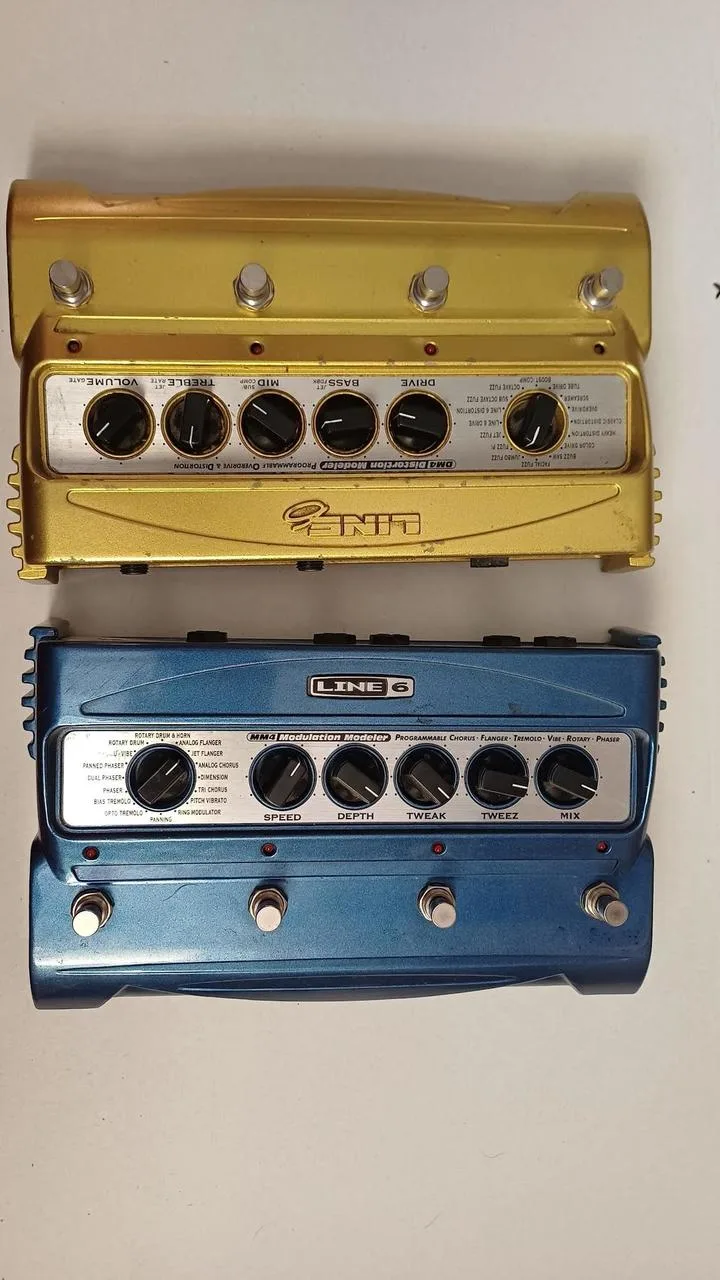 Line 6 DM4+ Line 6 MM4  (Distortion + Modulation Modeler)