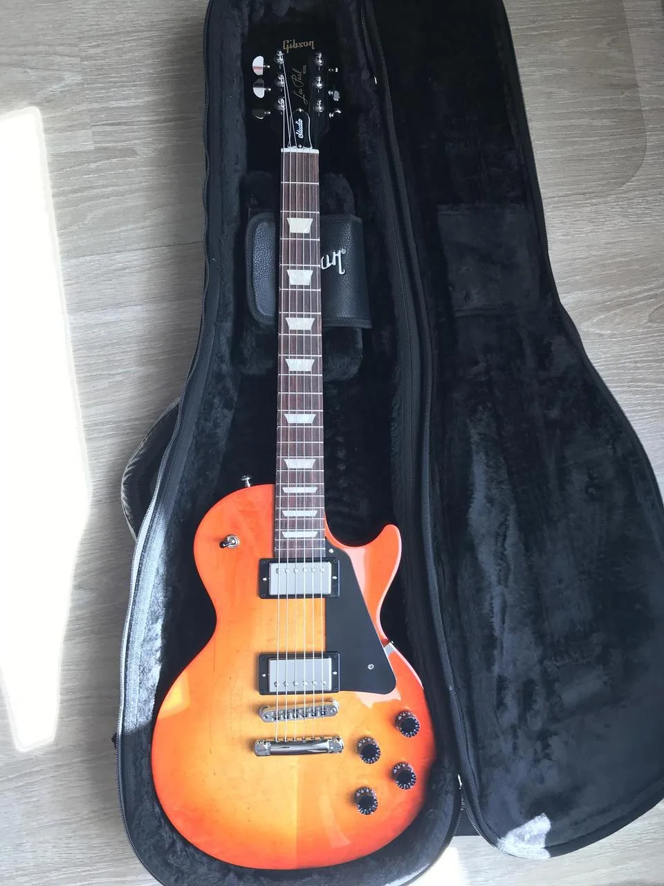 Gibson Les Paul Studio Tangerine Burst