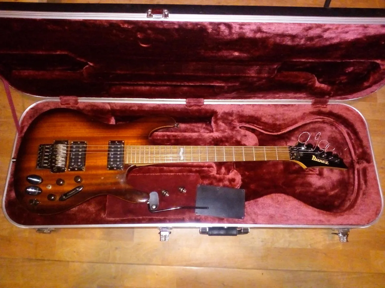 Ibanez S2120X Prestige PIEZO (limitovaná edice Japan 2002)