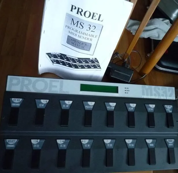 Proel MS32 MIDI pedál (funkční, ale občas se maže paměť)