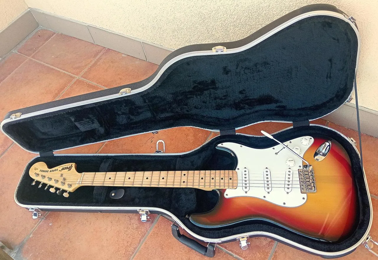 GRECO Stratocaster Super sounds SE 500 r.1977 + kufor