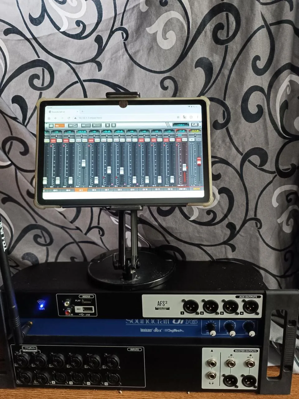 UI 16