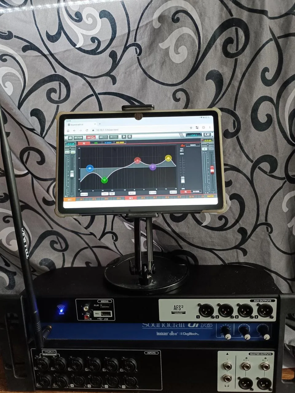 UI 16