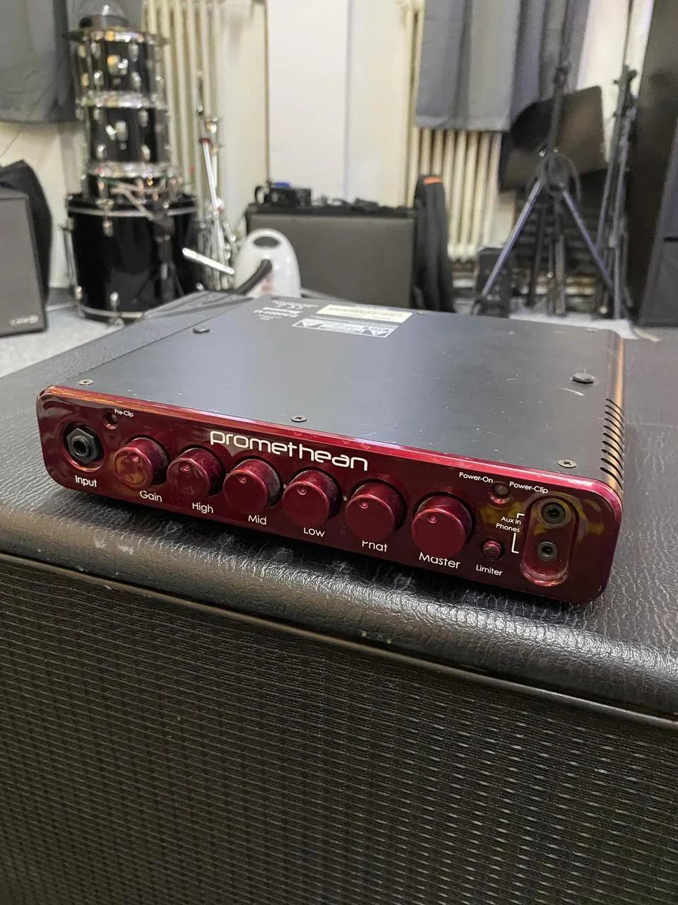 Ibanez Promethean P300H baskytarový zesilovač