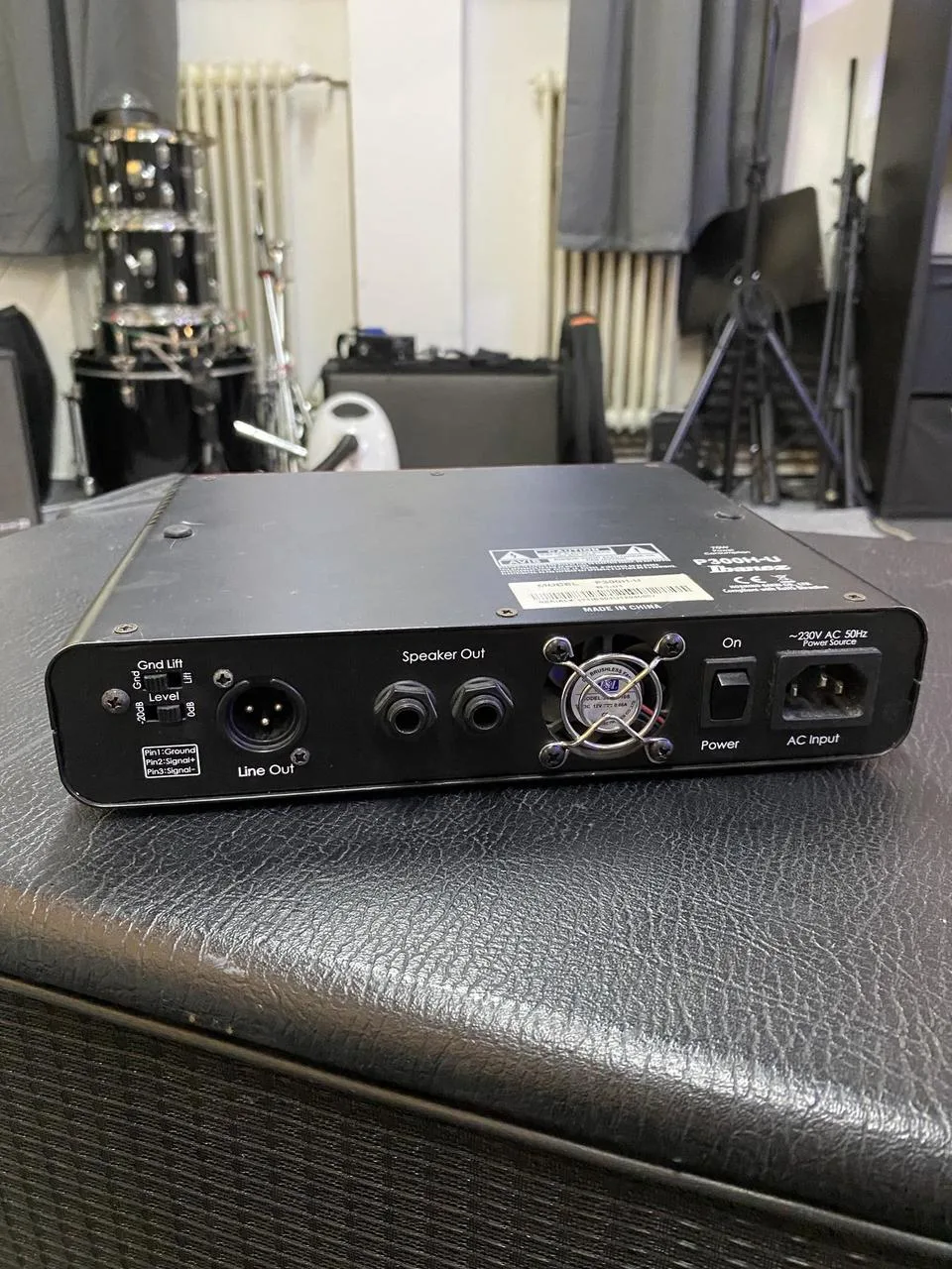 Ibanez Promethean P300H baskytarový zesilovač