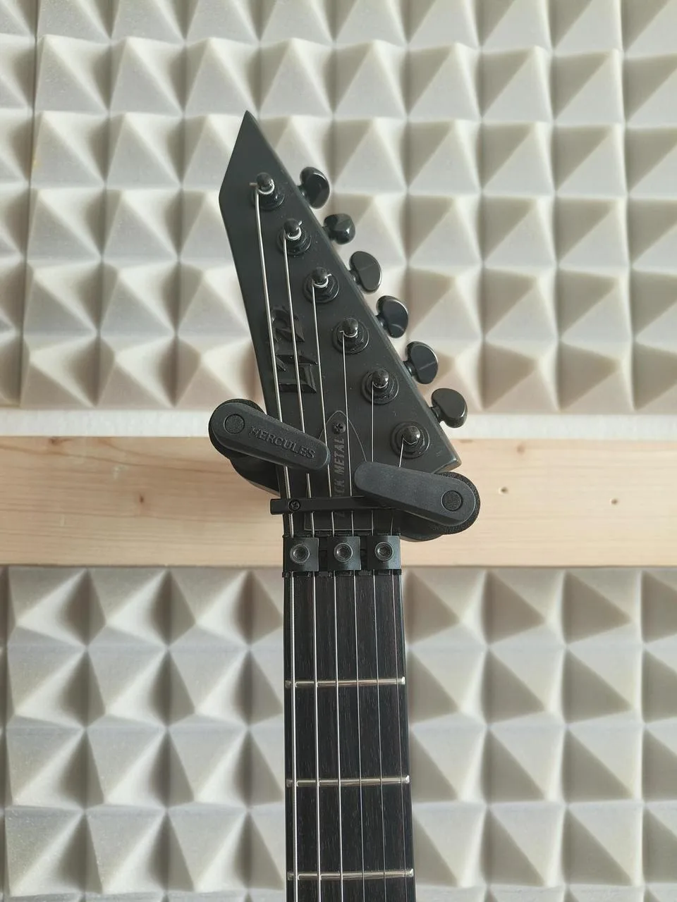 LTD ESP BLACK METAL V ARROW