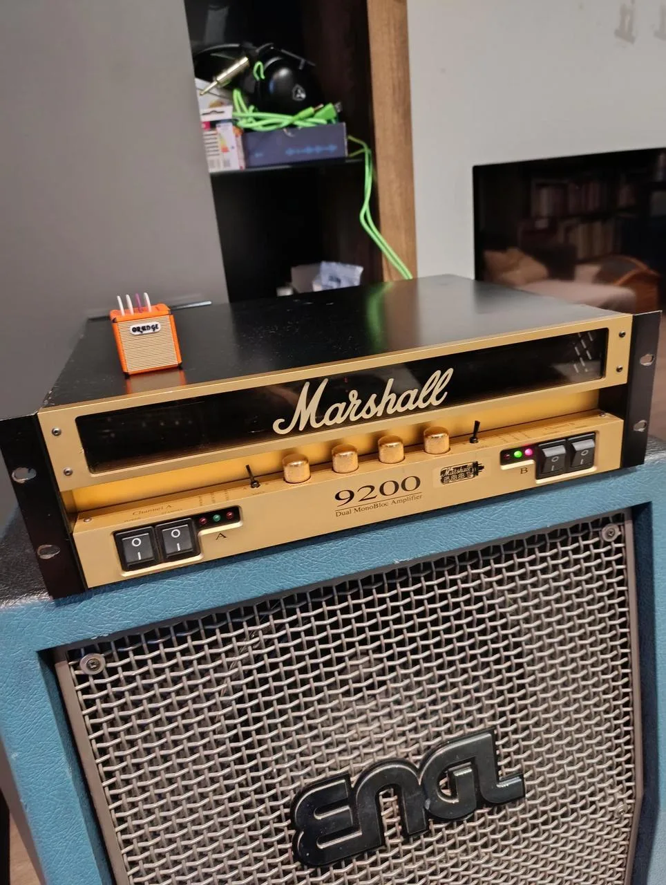 Marshall 9200 (power amp)