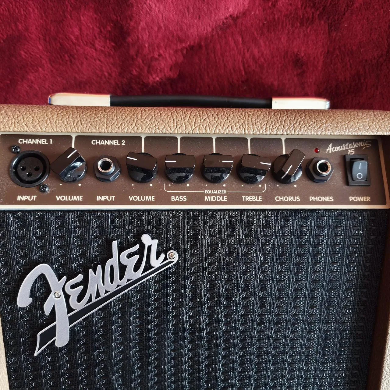 Fender Acoustasonic 15