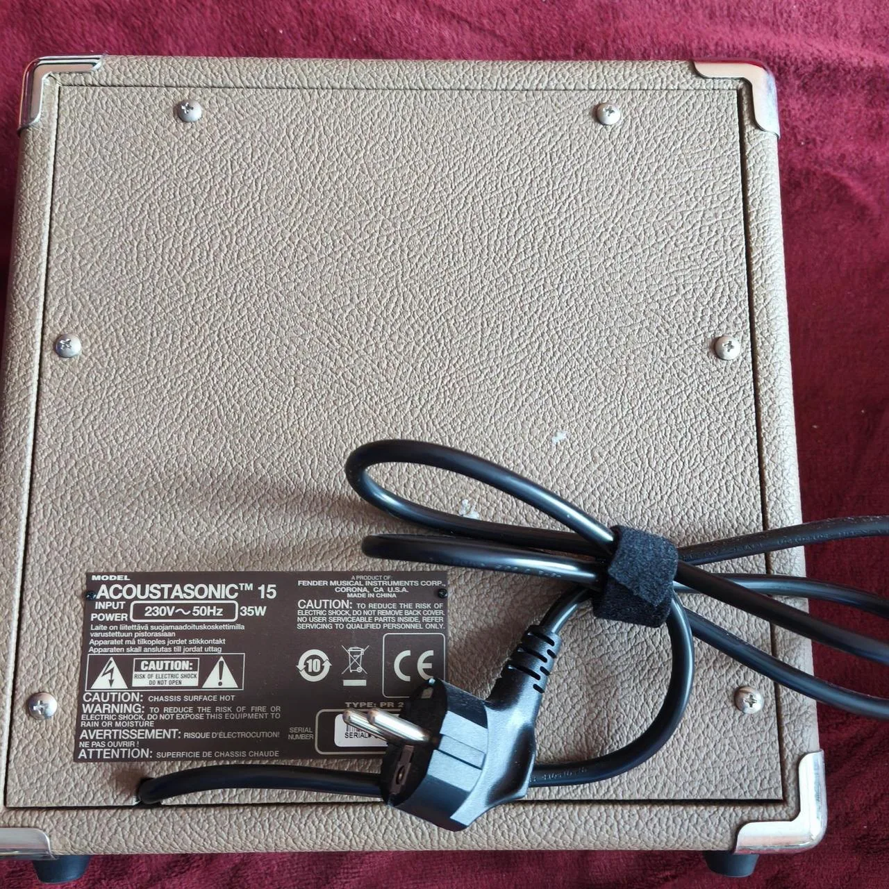 Fender Acoustasonic 15