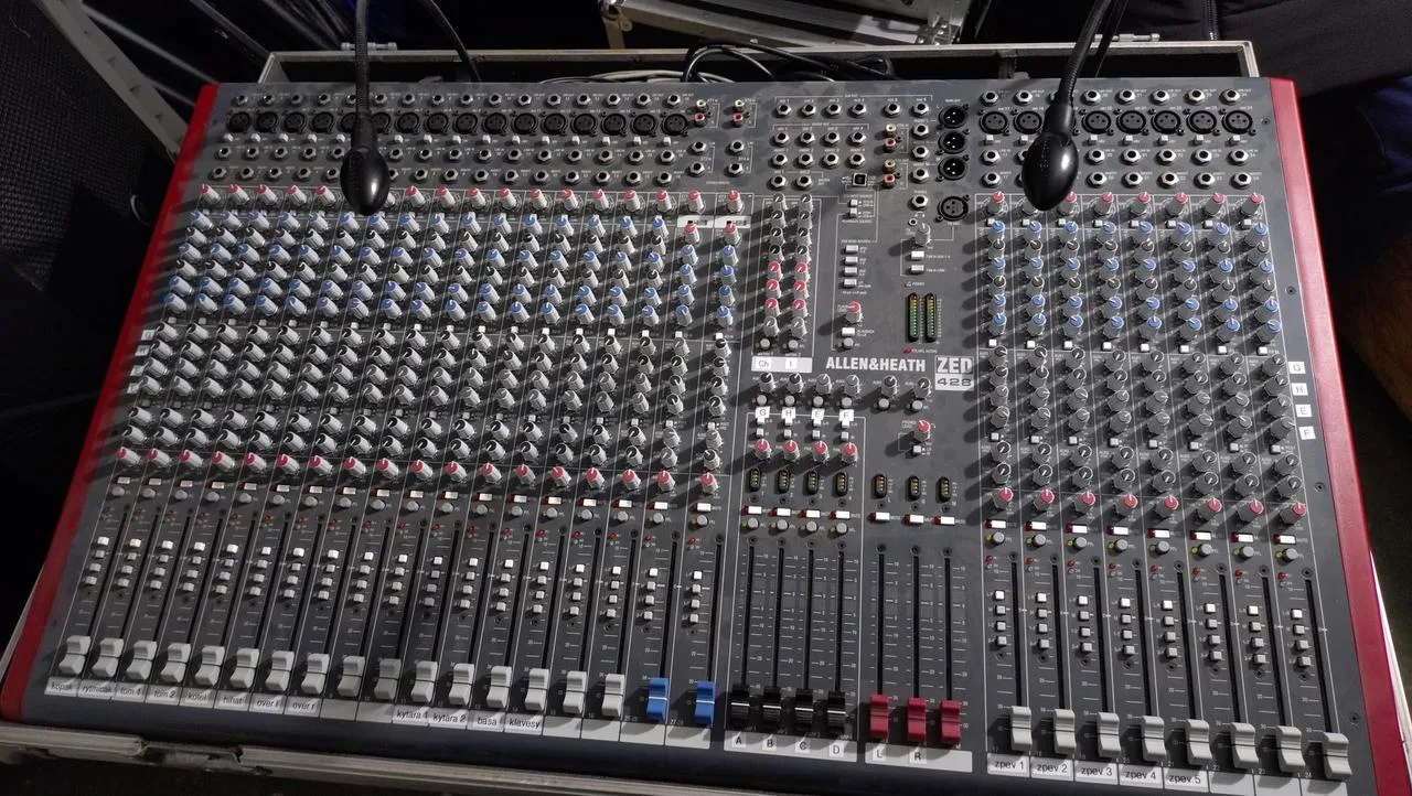 Allen & Heath ZED 428